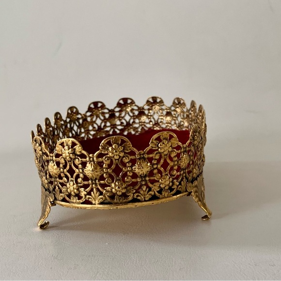 mid century vintage Ornate Gold Color Filigree Metal Stand - Picture 11 of 11